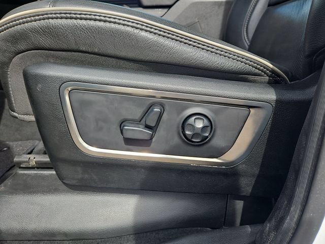 2020 RAM 1500 Limited Crew Cab 4x4 5'7" Box