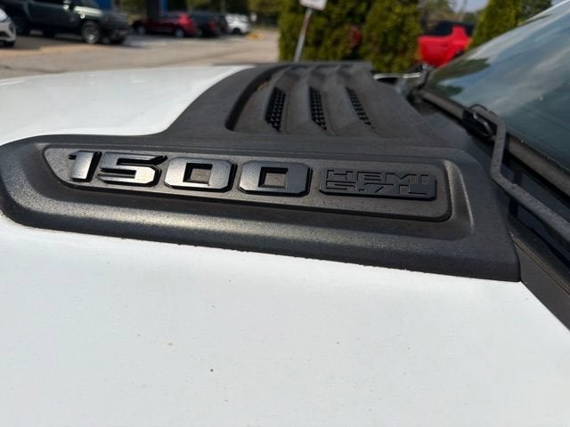 2020 RAM 1500 Laramie Crew Cab 4x4 5'7" Box