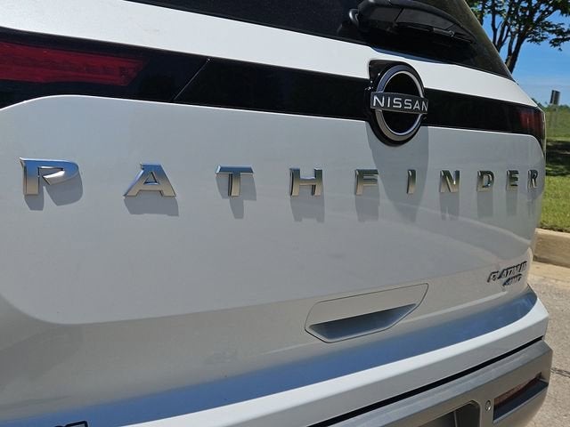 2025 Nissan Pathfinder Platinum 4WD