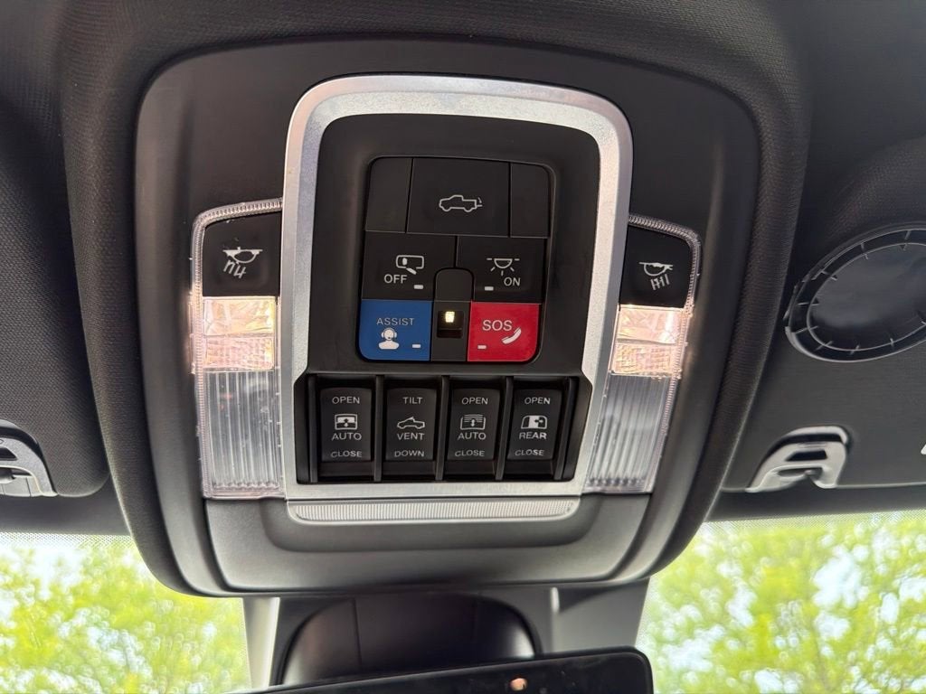 2021 RAM 1500 Limited Crew Cab 4x4 5'7" Box