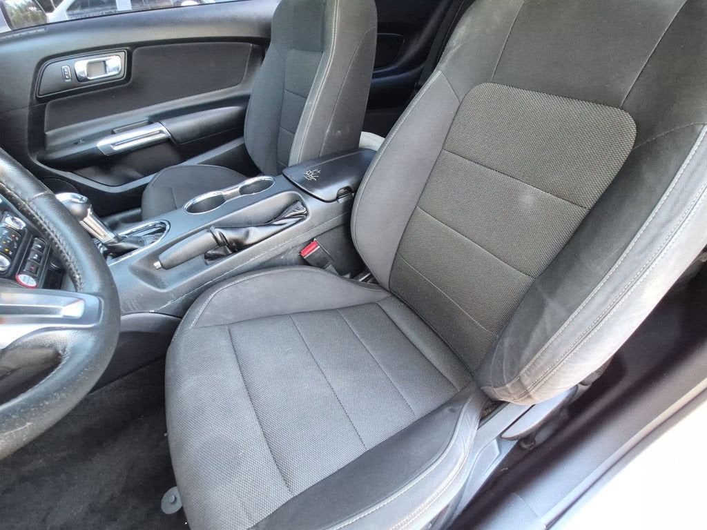 2016 Ford Mustang V6