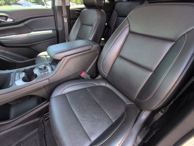 2022 GMC Acadia SLT