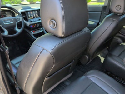2022 GMC Acadia SLT