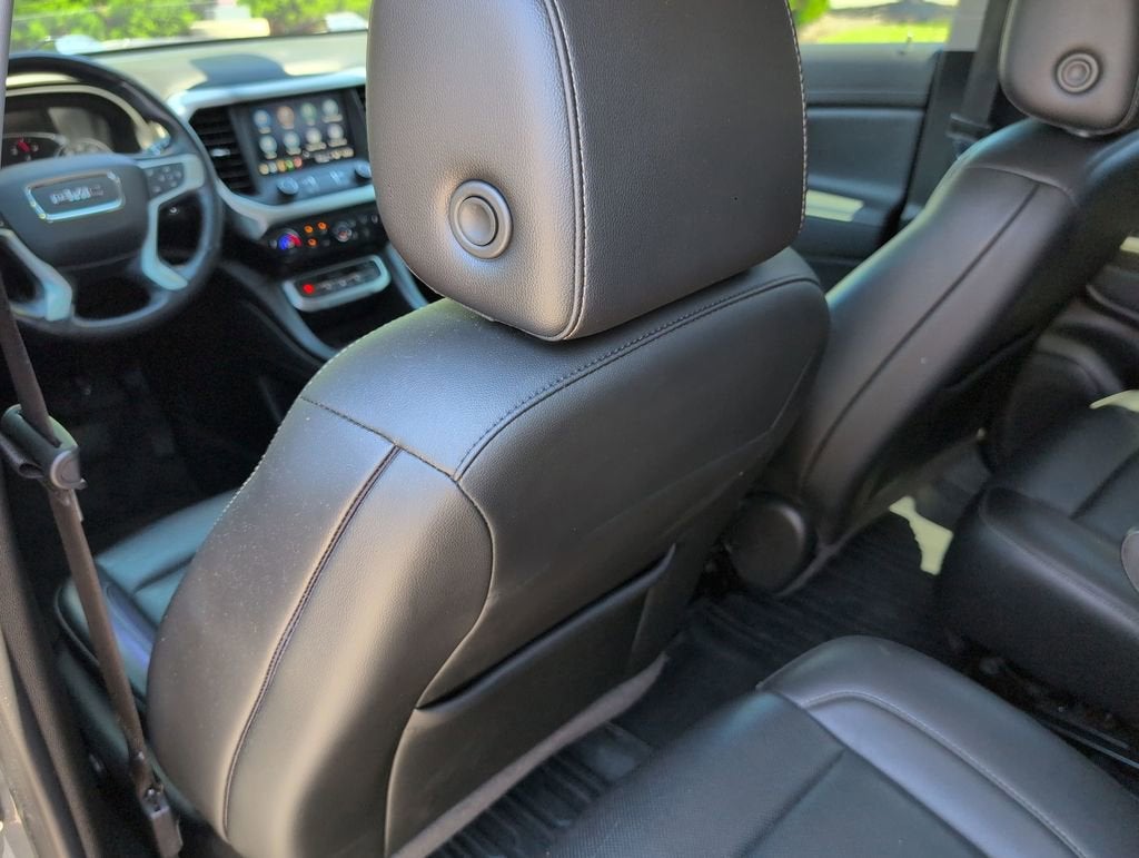2022 GMC Acadia SLT