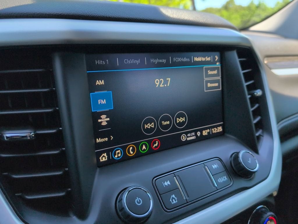 2022 GMC Acadia SLT