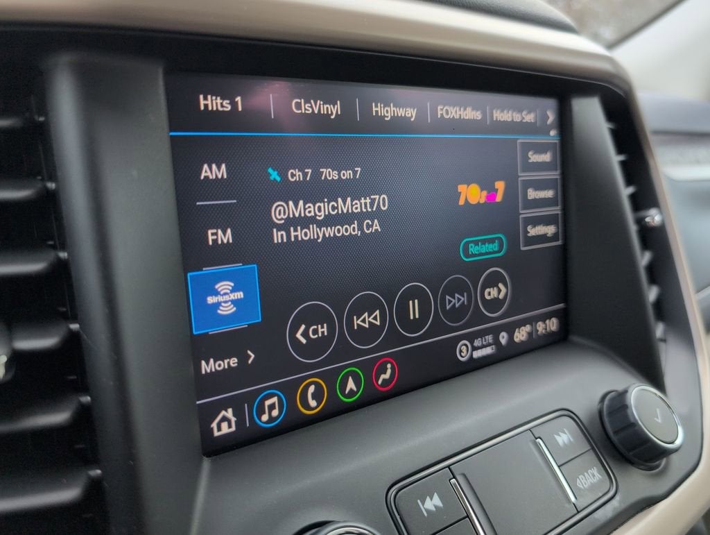 2023 GMC Acadia Denali