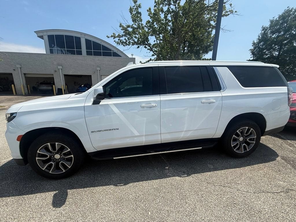 2023 Chevrolet Suburban LT
