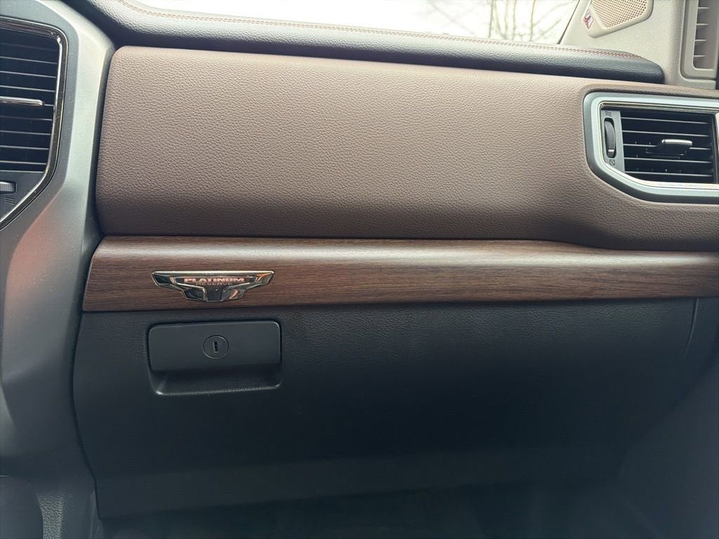 2017 Nissan TITAN Platinum Reserve