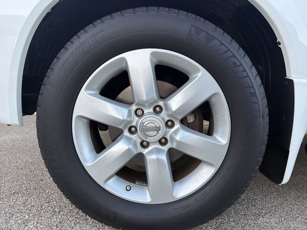 2009 Nissan Titan LE