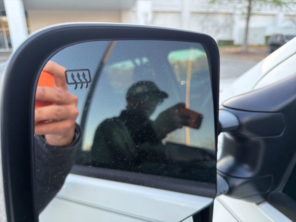 2009 Nissan Titan LE