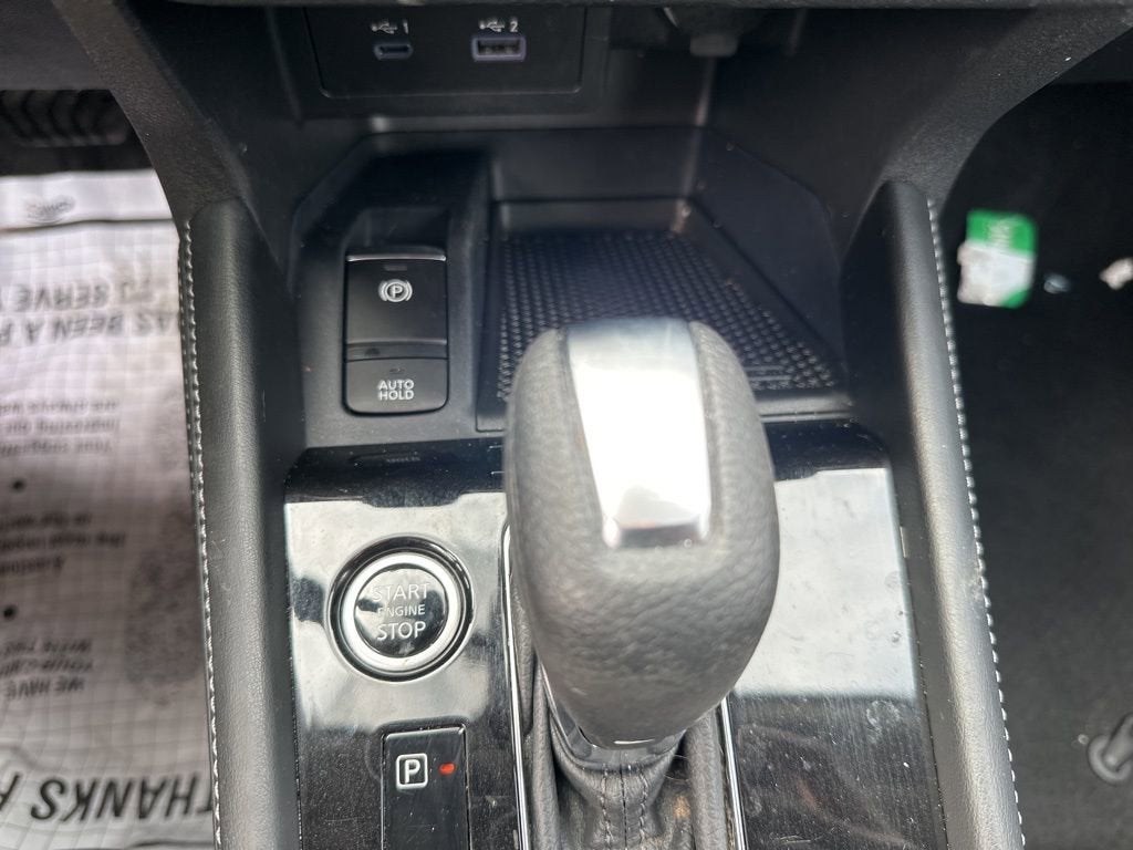 2023 Nissan Kicks SR