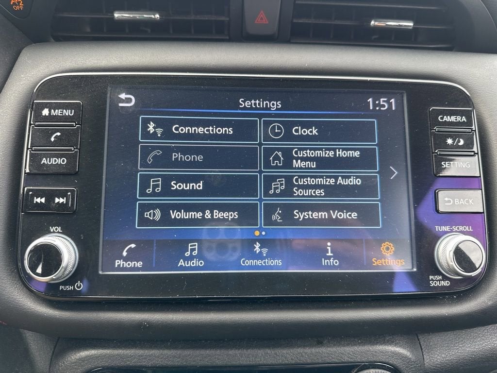 2023 Nissan Kicks SR