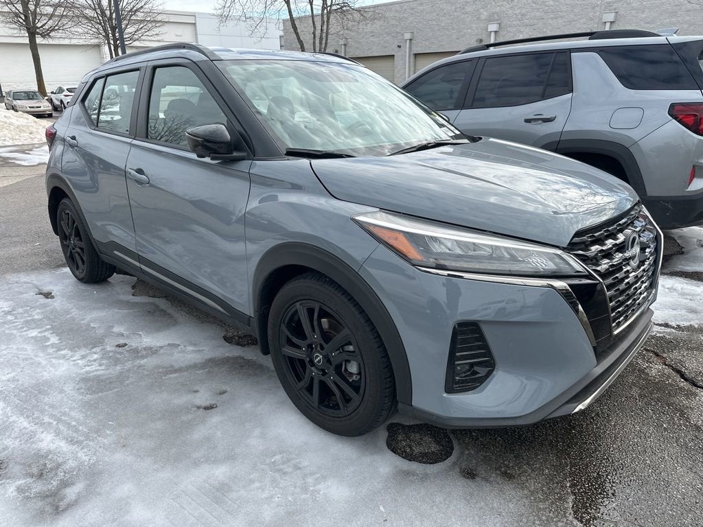 2023 Nissan Kicks SR