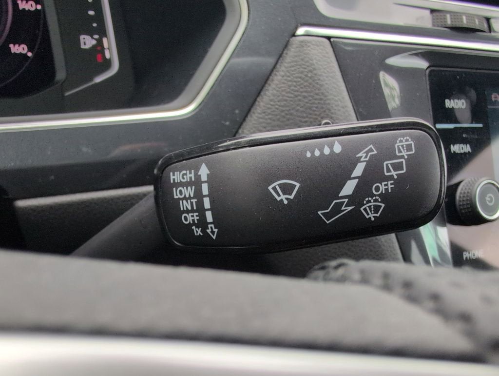 2023 Volkswagen Tiguan 2.0T SEL R-Line