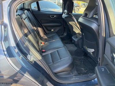 2020 Volvo S60 T5 Momentum