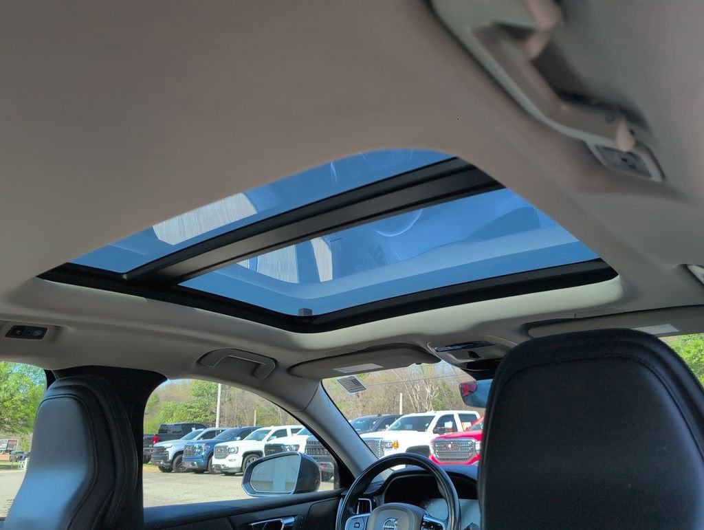 2020 Volvo S60 T5 Momentum