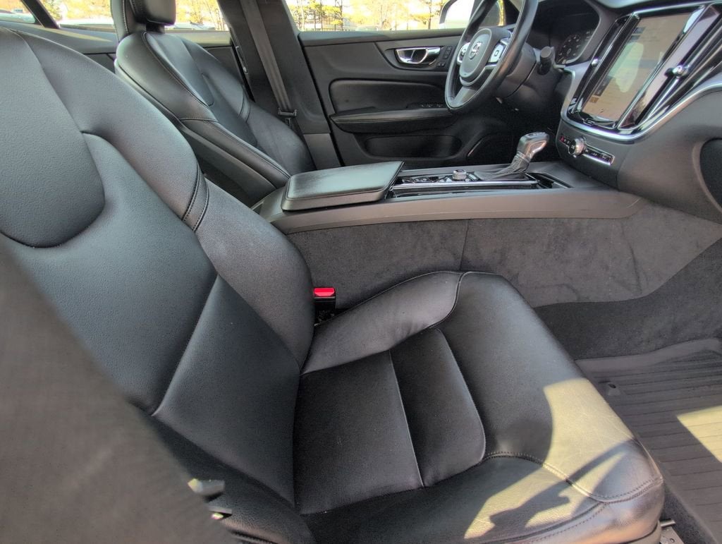 2020 Volvo S60 T5 Momentum