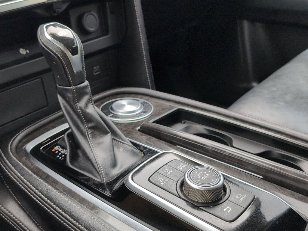 2022 INFINITI QX80 LUXE
