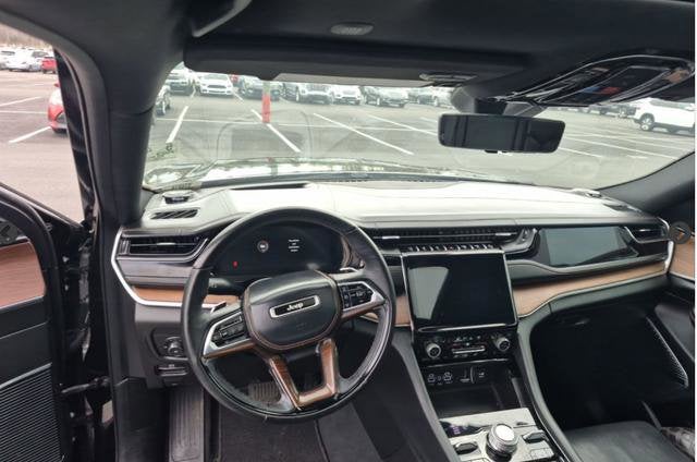 2023 Jeep Grand Cherokee Summit