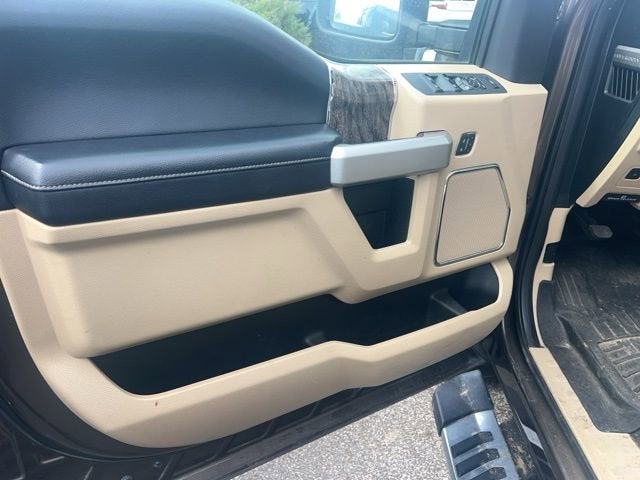 2017 Ford Super Duty F-350 SRW Platinum