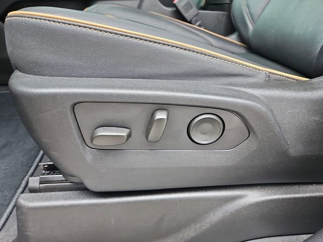 2023 GMC Yukon XL AT4