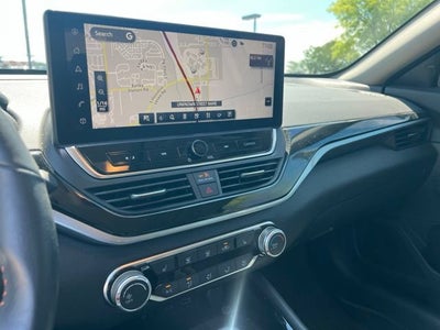 2024 Nissan Altima SR FWD
