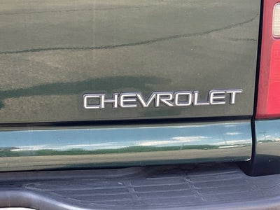 2001 Chevrolet Suburban LS