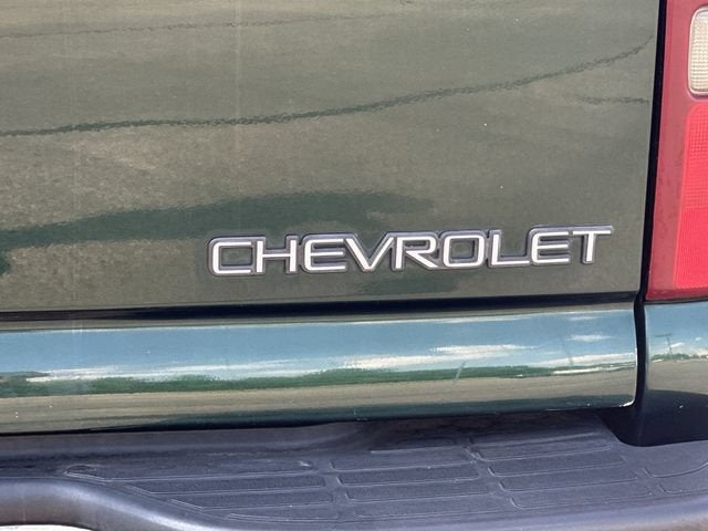 2001 Chevrolet Suburban LS