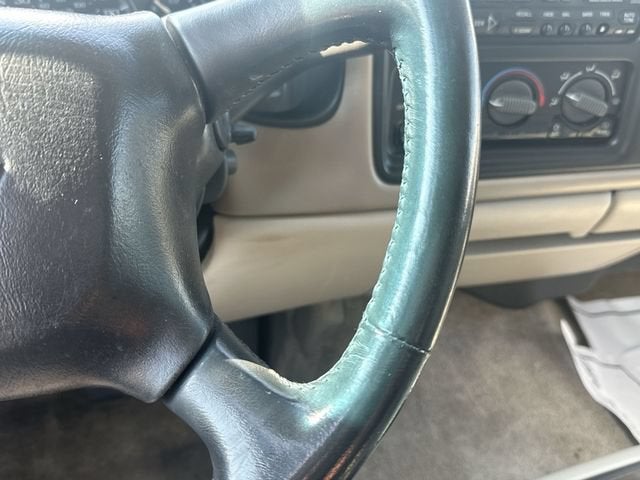 2001 Chevrolet Suburban LS
