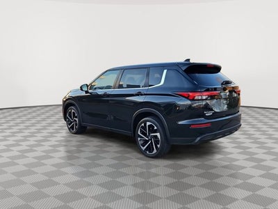 2023 Mitsubishi Outlander SE